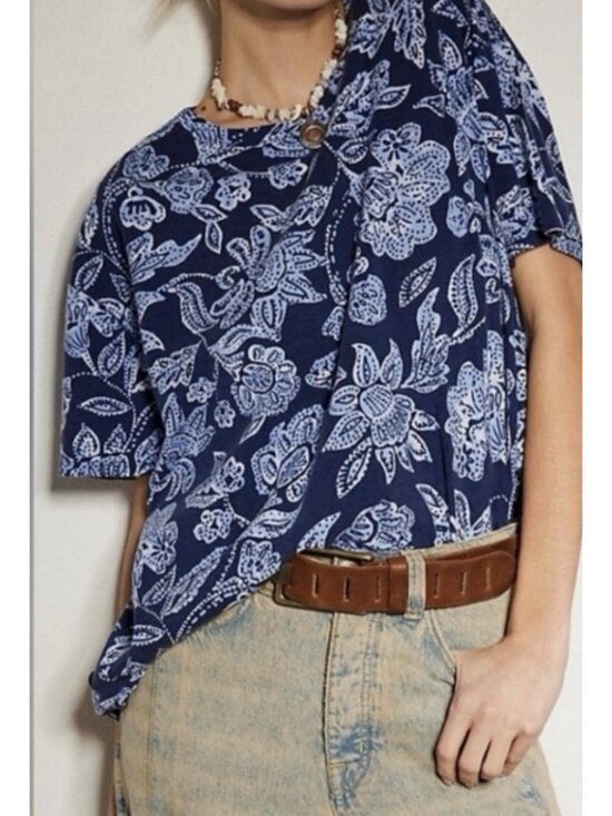 Free People Tops - FREE PEOPLE We The Free Nina Printed Tee - Navy Combo Size Medium NEW W/TAGS